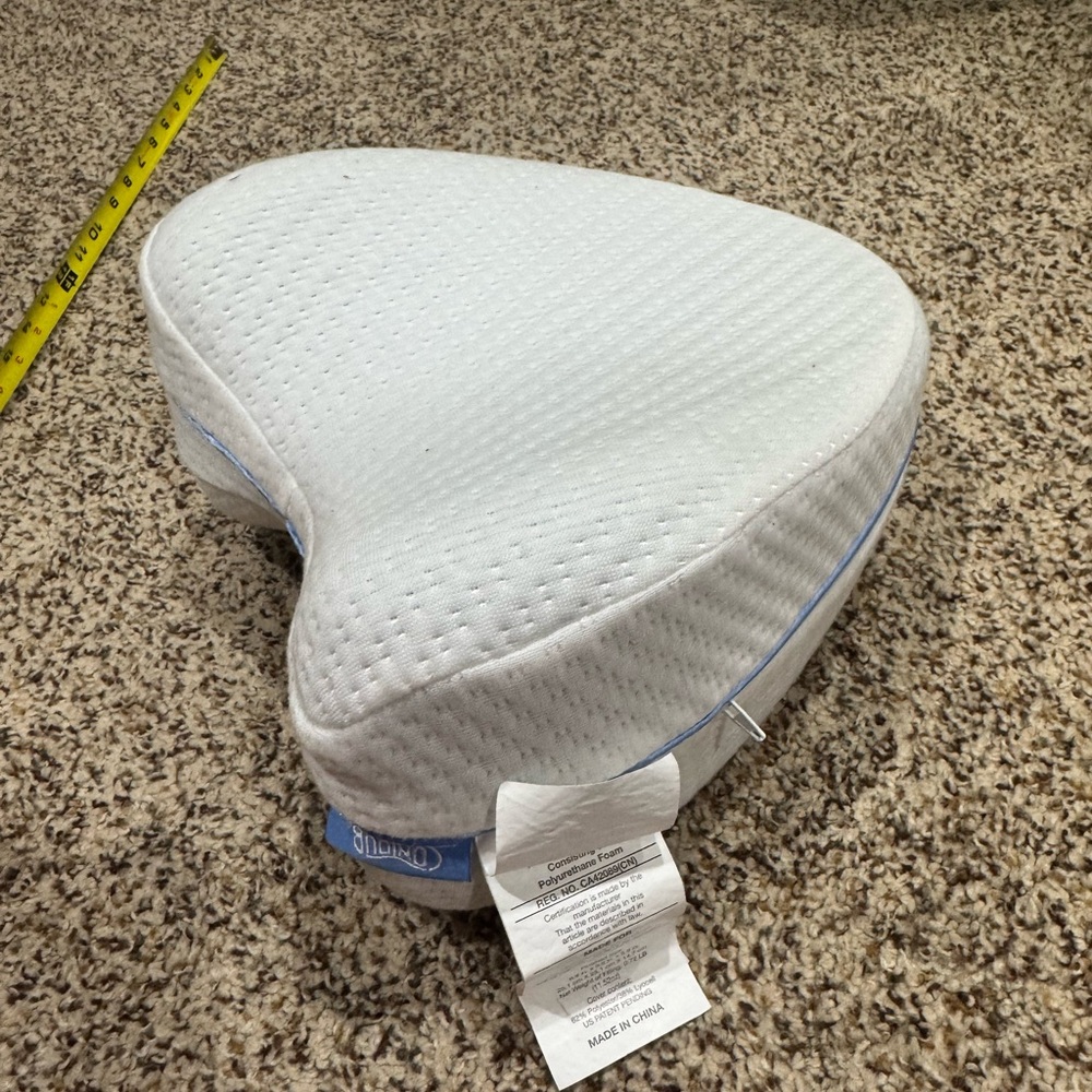 Contour Legacy Leg and Knee pillow for Side Sleepers